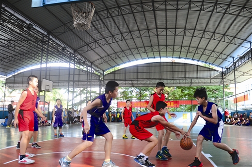 NBA过春节 库里哈登书豪与中国家庭吃团圆饭